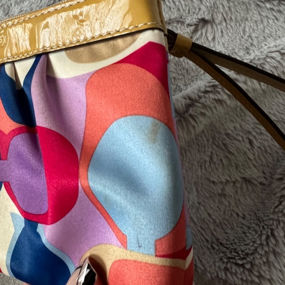 Coach wristlet - Picture 7 of 7